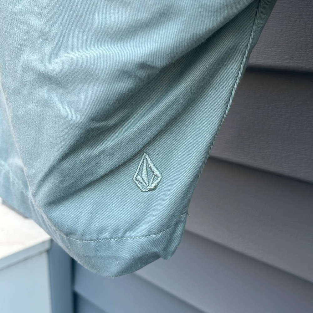 Volcom Shorts - Picture 6 of 10